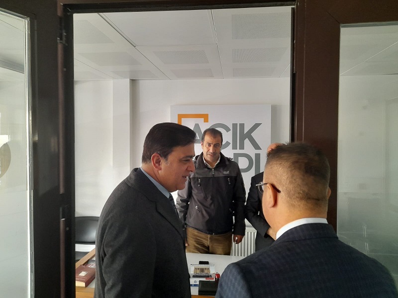 Vali Yardımcısı Gençoğlu ve Kaymakam Yavuz, Açık Kapı Bürosunu Ziyaret Etti.