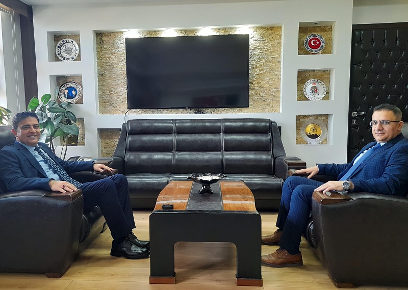 Vali Yardımcısı Gençoğlu, Kaymakam Yavuz'a Nezaket Ziyaretinde Bulundu.